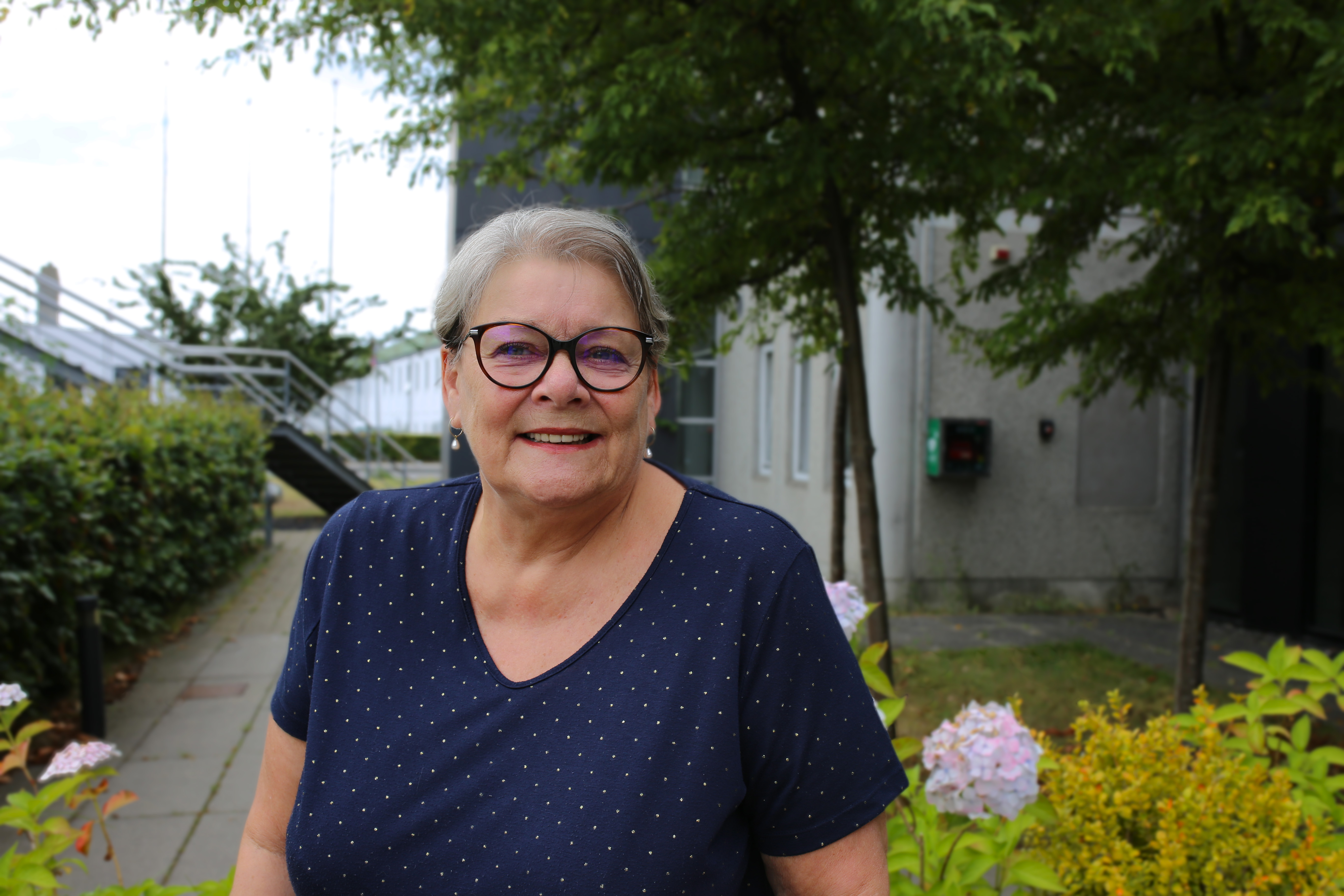 Helen Just fik en rygmarvsskade efter en fejloperation i 2018, men kan i dag gå med rollator og deltog i juni i Royal Run